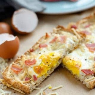 mega leckerer Frühstücksauflauf. Easypeasy, nur 4 Zutaten und superschnell. www.einepriselecker.de