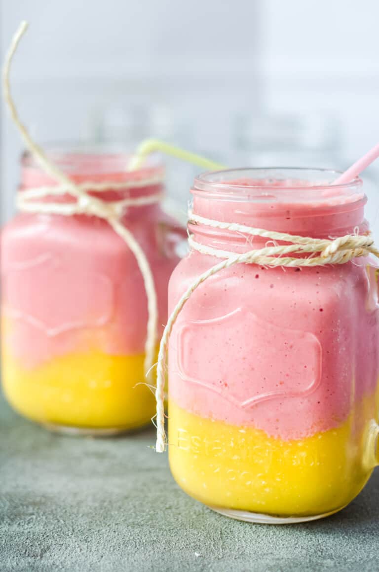 Fruchtiger Erdbeer-Mango-Smoothie - Eine Prise Lecker