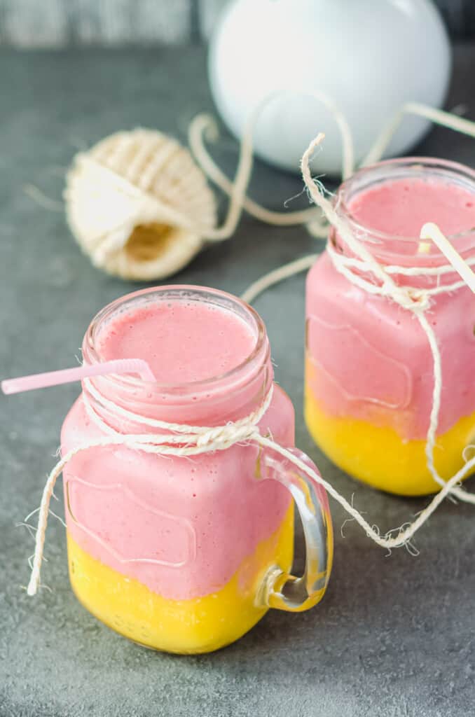 Fruchtiger Erdbeer-Mango-Smoothie - Eine Prise Lecker