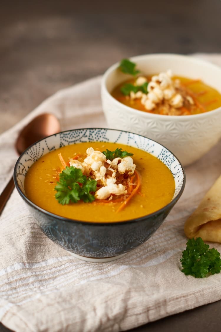 Köstliche und schnell gemachte rote Linsen-Möhrensuppe // Delicious and easy to prepare red lentil carrot soup