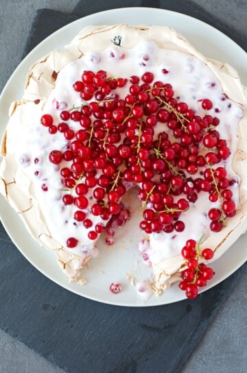 Cranberry-Pavlova mit Johannisbeercreme - Eine Prise Lecker
