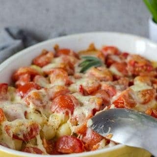Vier Zutaten Gnocchi-Auflauf mit Tomate und Mozzarella. Vegetarisch und super lecker! Feierabendküche, Souldfood. Recipe also in english!