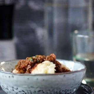Blumenkohl mit würziger Hackfleischsauce. Low carb, kalorienarm, lecker, einfach