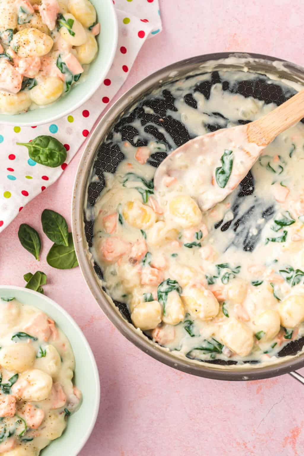 Cremige Gnocchi mit Lachs und Spinat - Eine Prise Lecker