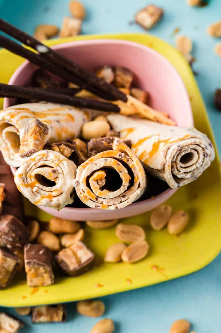 Einfache Ice-Cream-Rolls mit veganen Snickers - zu Hause selbst gemacht ...