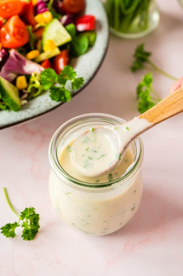 Cremiges leichtes Joghurtdressing - Eine Prise Lecker
