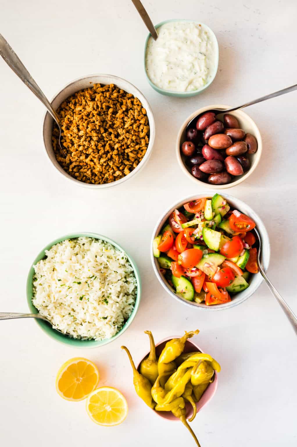 Geniale Griechische Reis-Bowl - Eine Prise Lecker