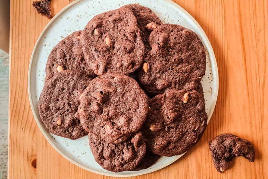 Leckere Schokokekse mit Erdnüssen - ohne Ei - Eine Prise Lecker