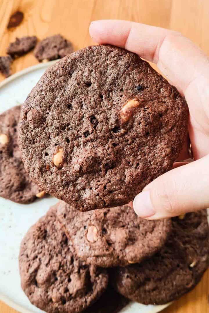 Leckere Schokokekse mit Erdnüssen - ohne Ei - Eine Prise Lecker